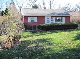 881 1st St, Charleston, IL 61920