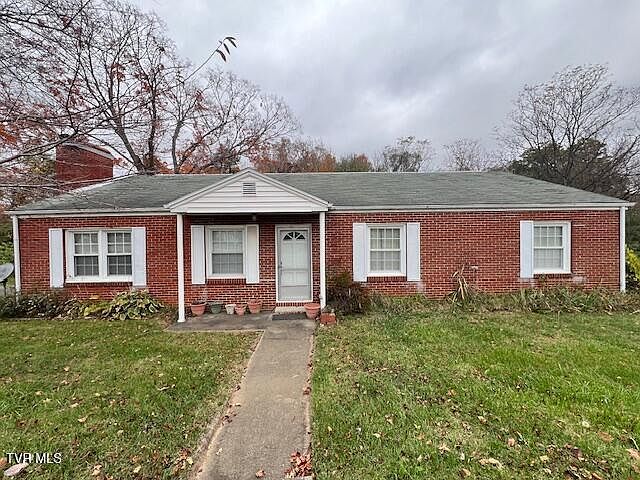 1st image of 2704 E Oakland Ave