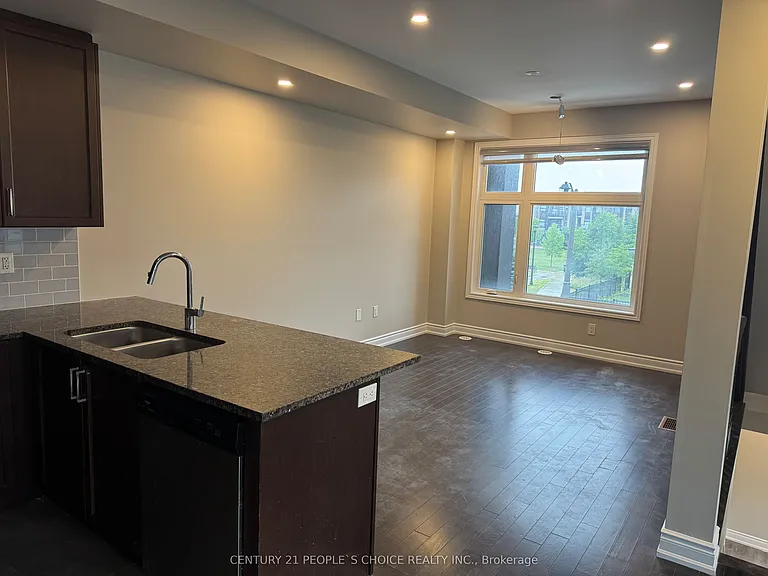2518 Littlefield Cres — Photo 12