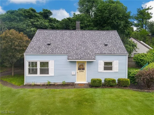 2364 Suncrest Dr, Cuyahoga Falls, OH 44221