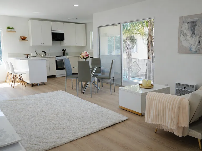 Fun Decor, Flexible Lease, Fully Furnished