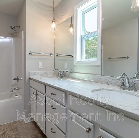 628 Drakewood Rd — Photo 22