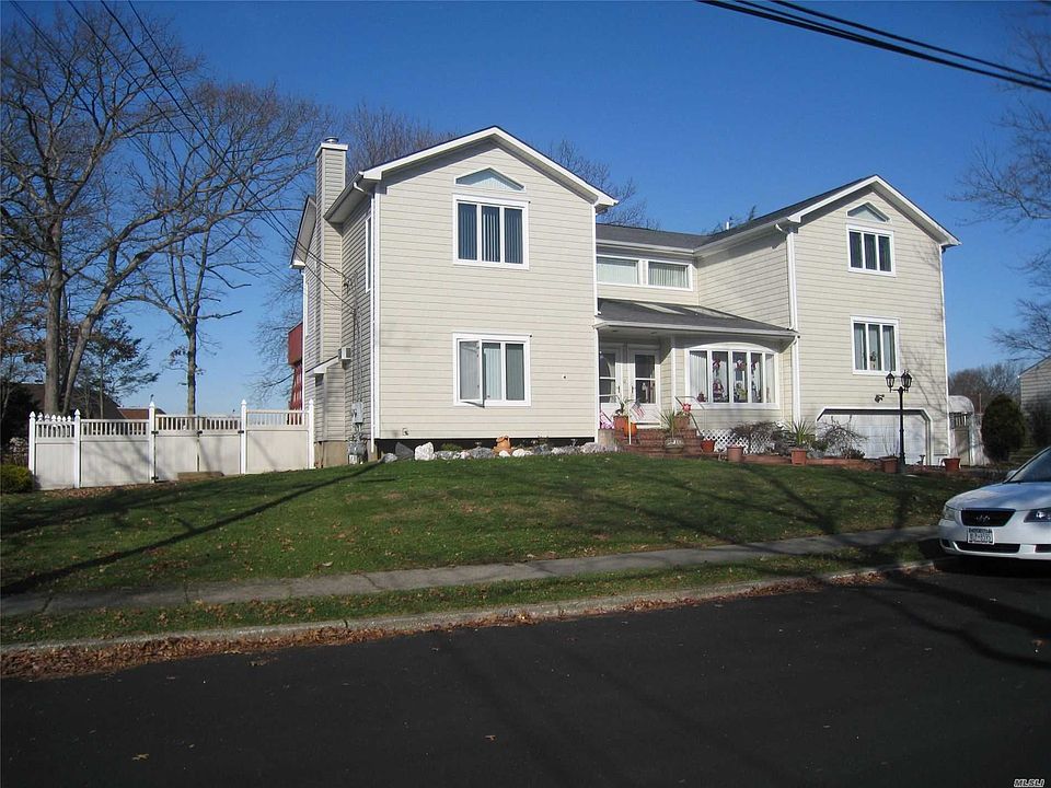 1st image of 12 Lamplight Ln