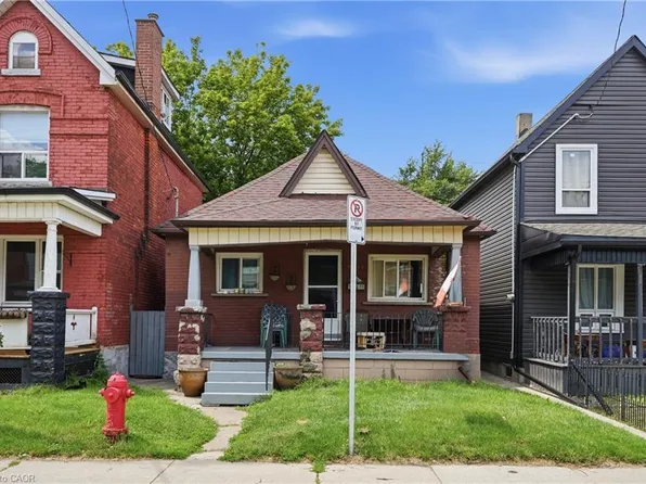 121 Gibson Ave, Hamilton, ON L8L 6J9