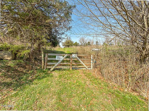 2nd image of Key Hole Rd