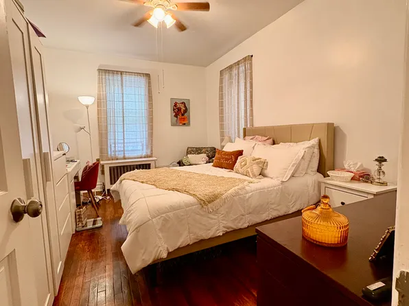 1045 Anderson Avenue image 2 of 11
