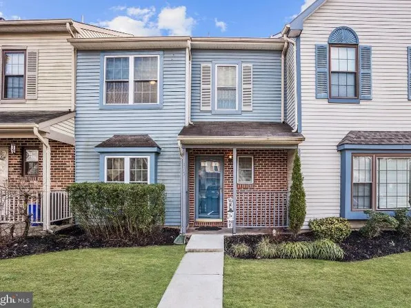 125 Crown Prince Dr, Marlton, NJ 08053