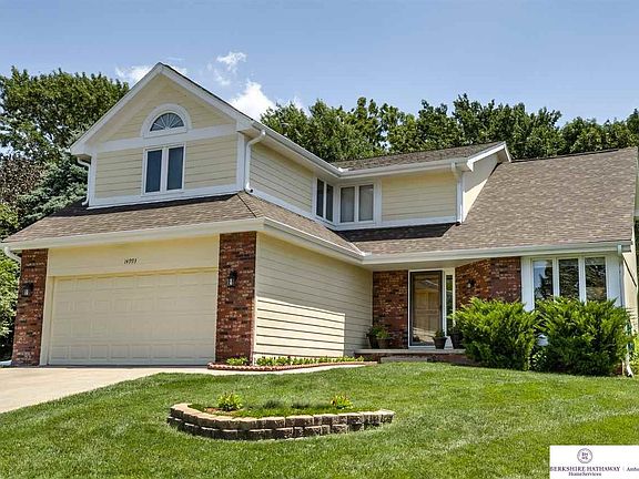 3rd image of 14993 Charles Cir