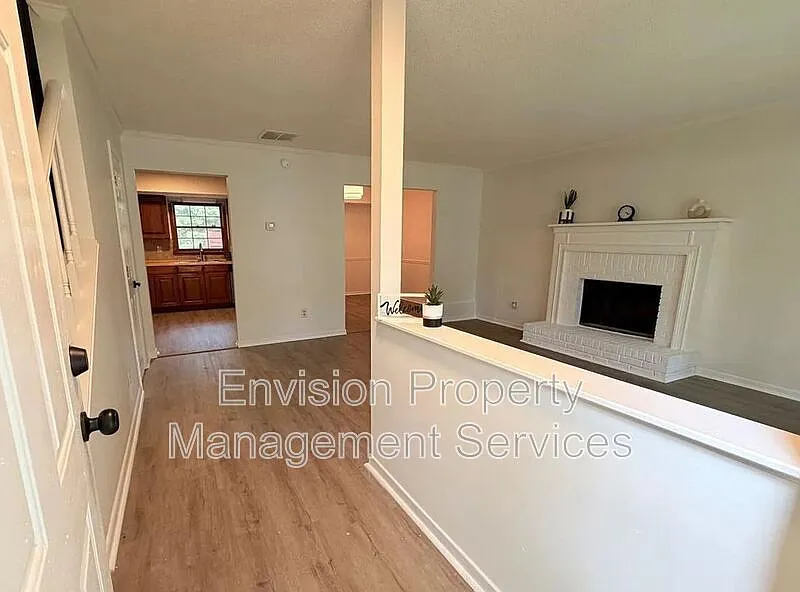 2 bed, 2.5 bath, 1160 sqft, $1,495 — Photo 2