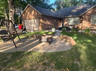 184 N Apricot Court, Nixa, MO 65714