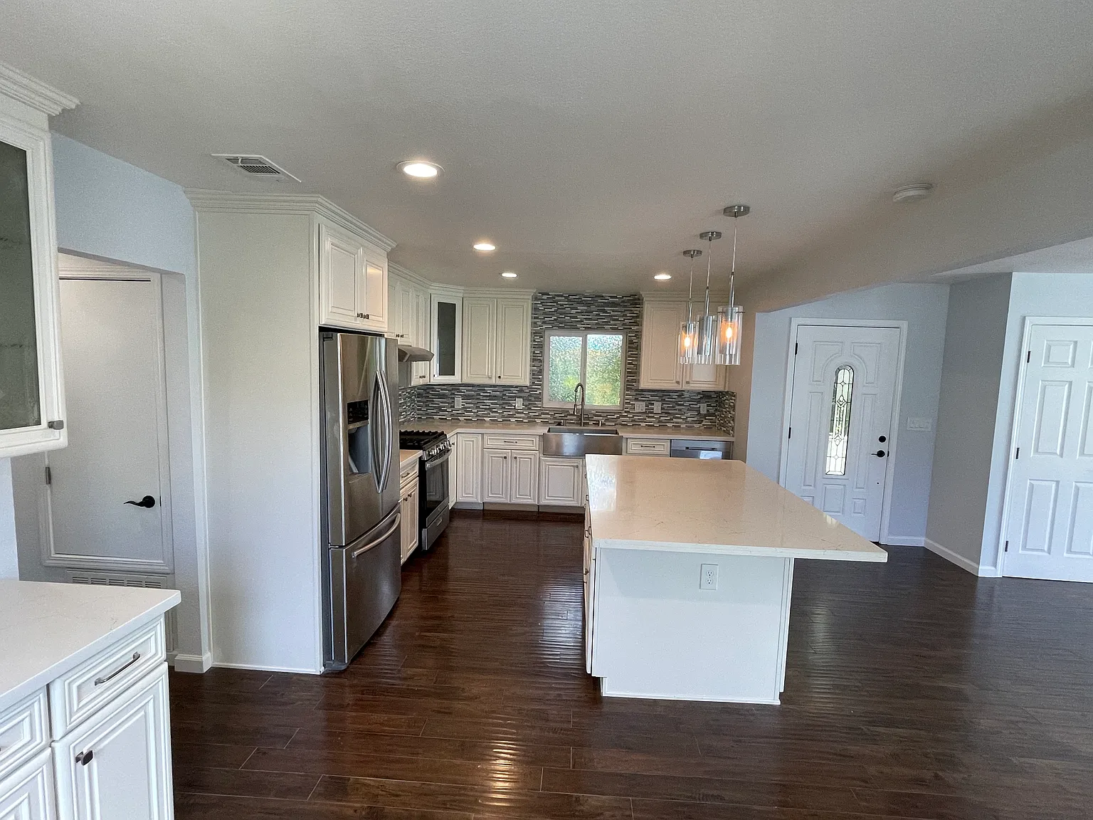 3 bed, 1449 sqft, $4,500 — Photo 4