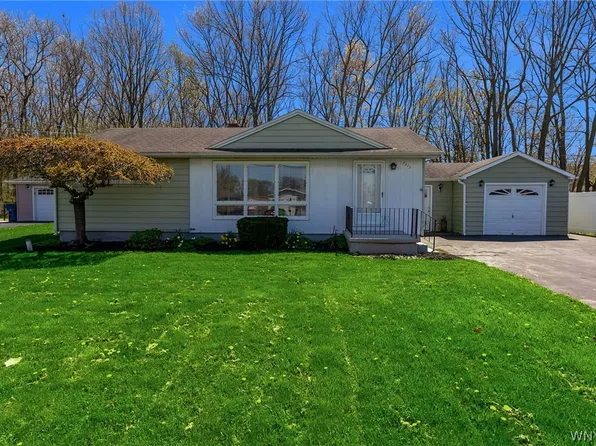 7375 Saint Joseph Rd, Niagara Falls, NY 14304