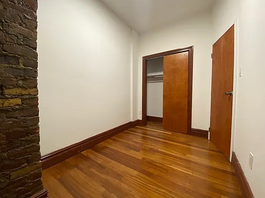 Rented by Bond New York | media 19