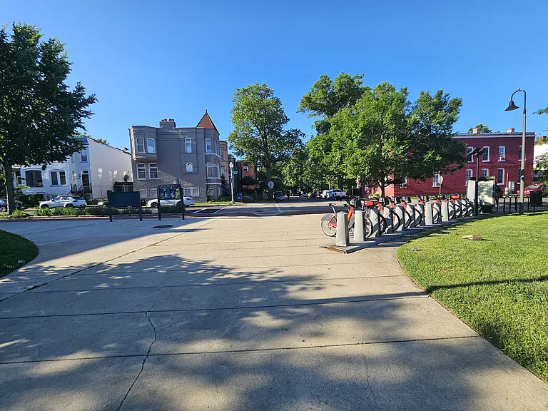 2211 Flagler Pl NW #B — Photo 16