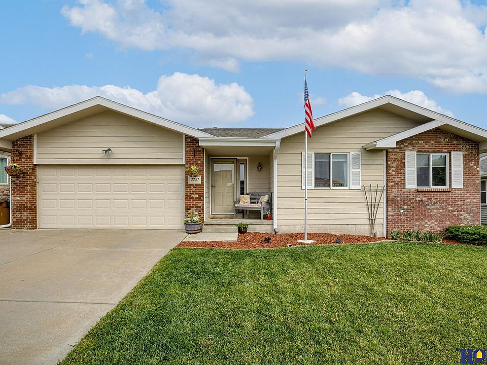 1st image of 2721 NW Columbine Dr