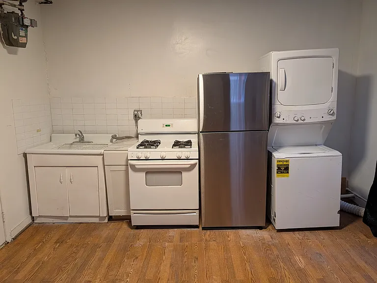 137 W 28th St #3R — Photo 3