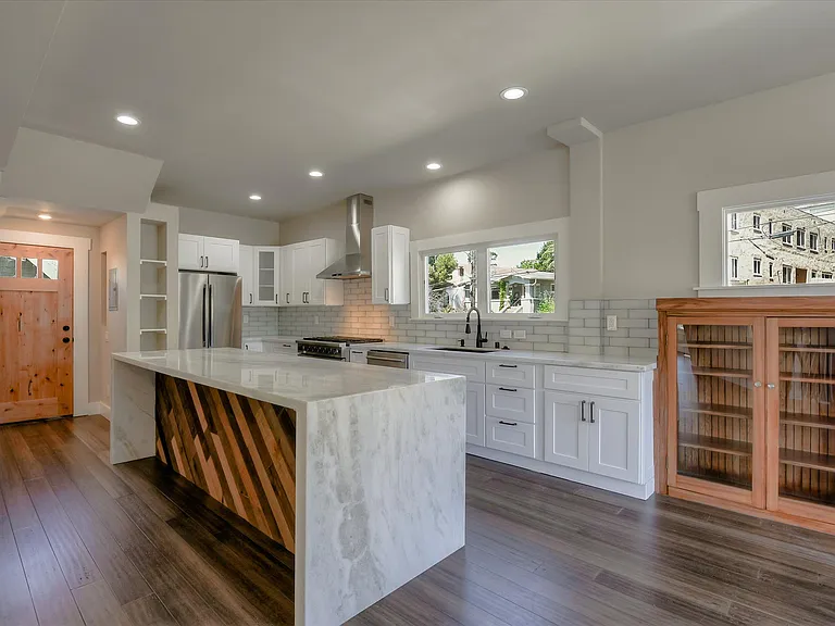 399 Jayne Ave — Photo 8