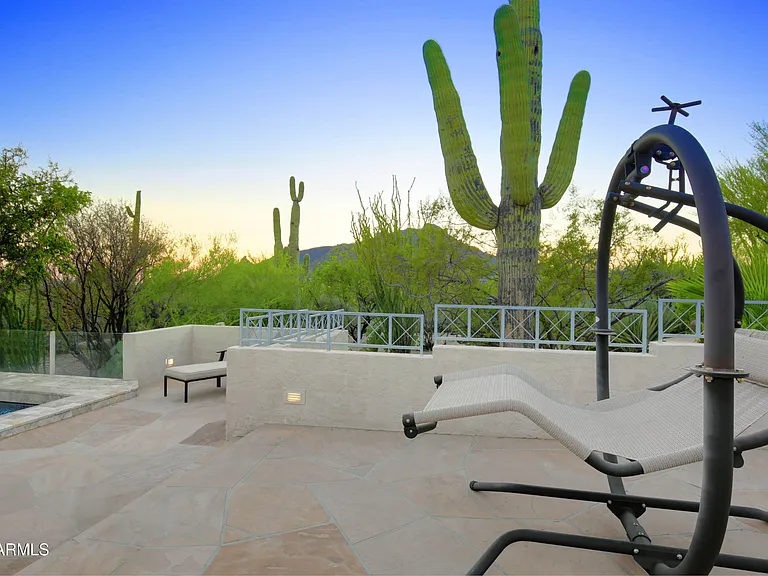 1049 N Boulder Dr — Photo 48