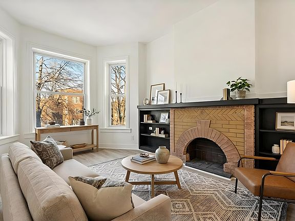 2nd image of 4321 W Maypole Ave