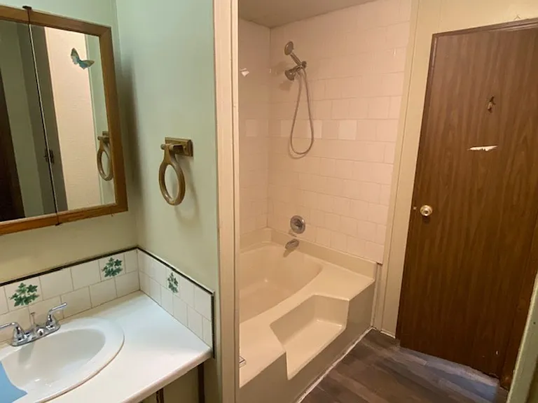2286 Collins Rd — Photo 8
