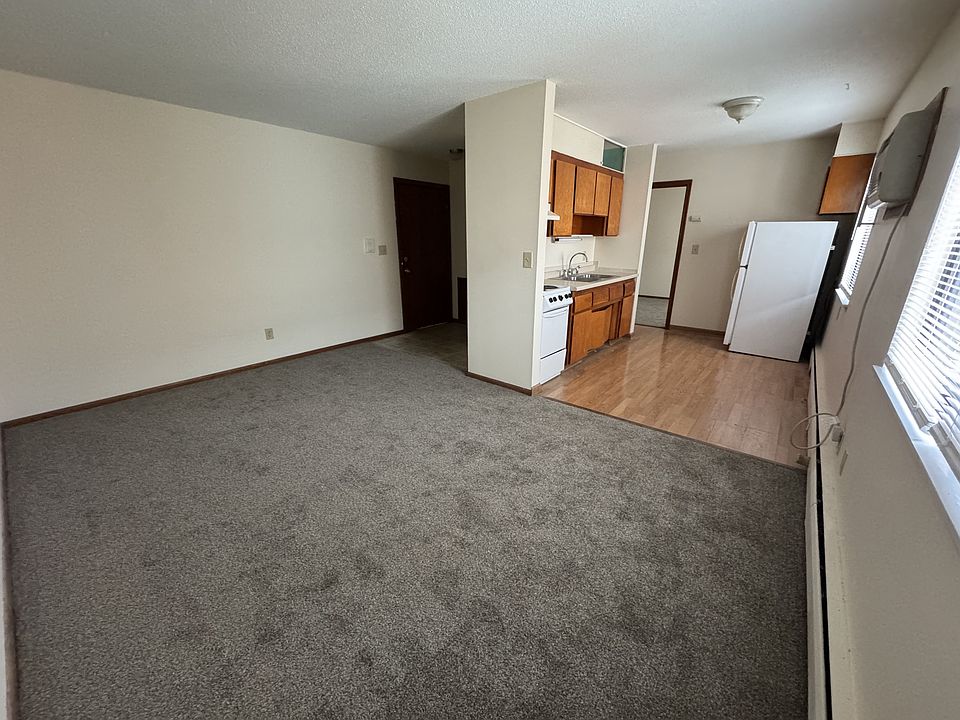 1st image of 2400 Larpenteur Ave W #10B