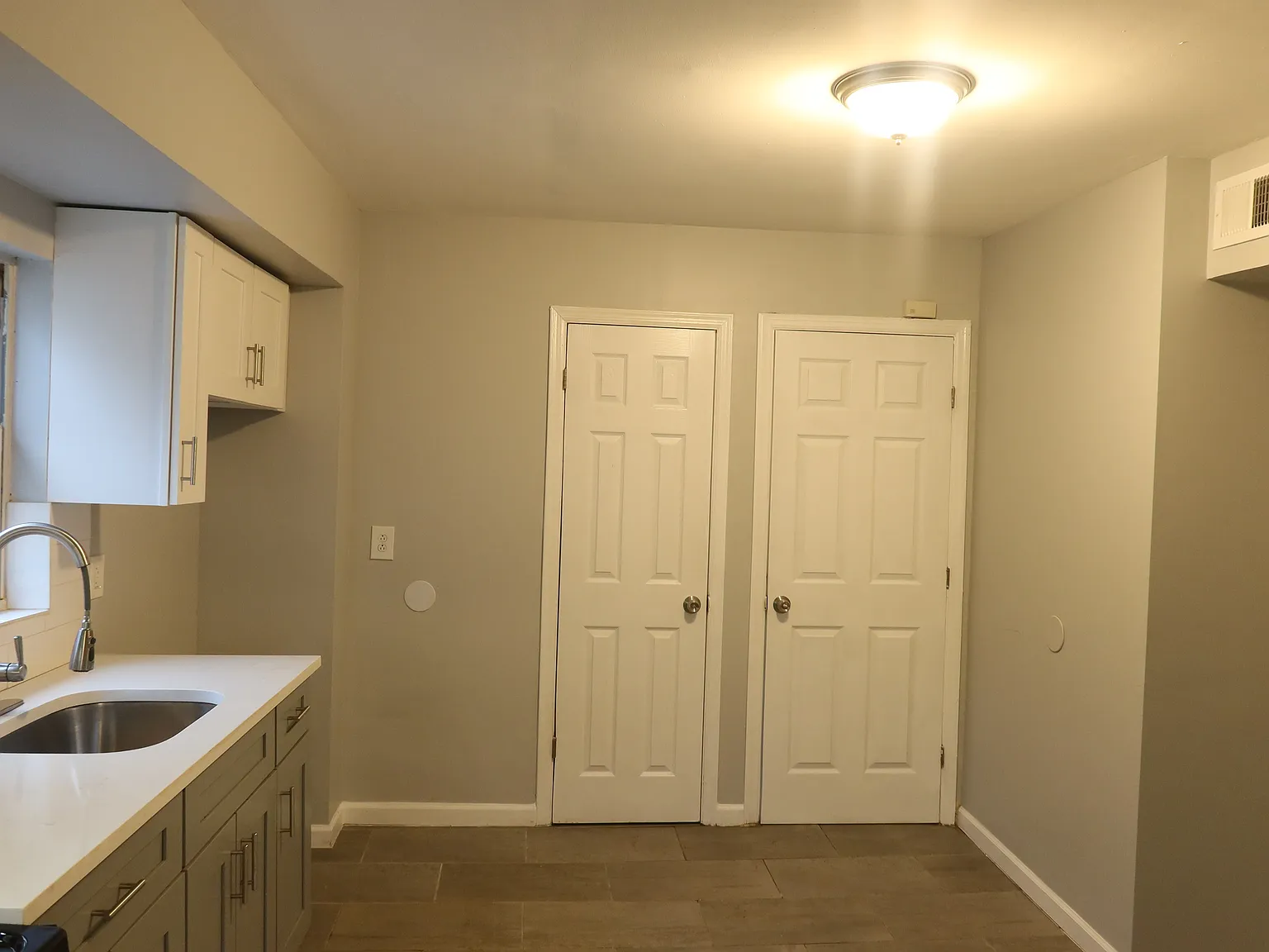2 bed, 600 sqft, $1,900 — Photo 3