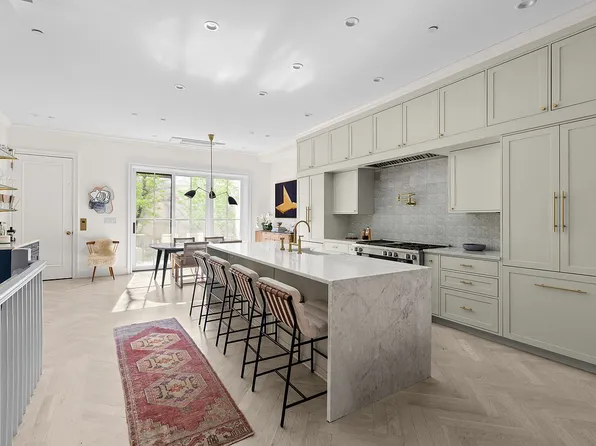 105 Hoyt St, Brooklyn, NY 11217