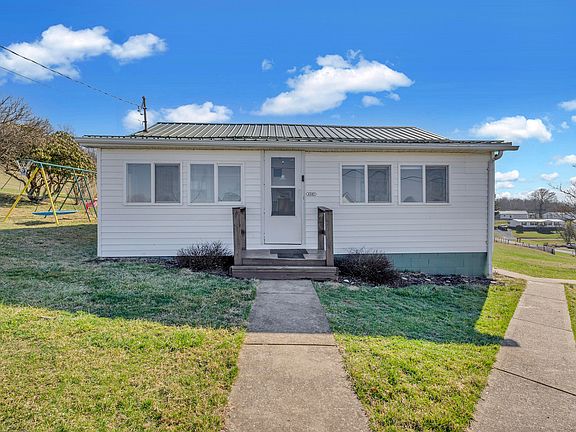 2nd image of 1747 Backus Mountain Rd