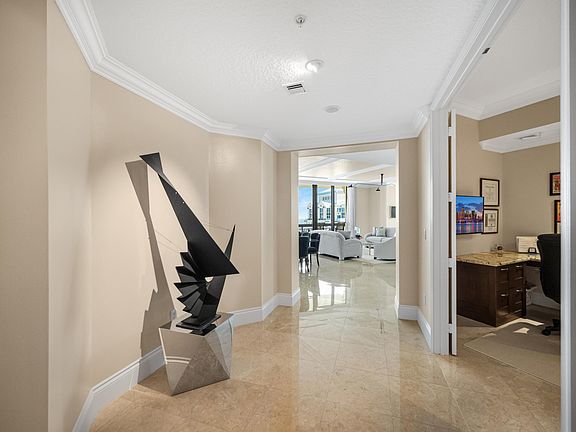 4th image of 701 S Olive Avenue #2010