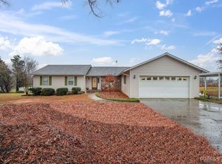 5067 Forest Ridge Dr, Hickory, NC 28602