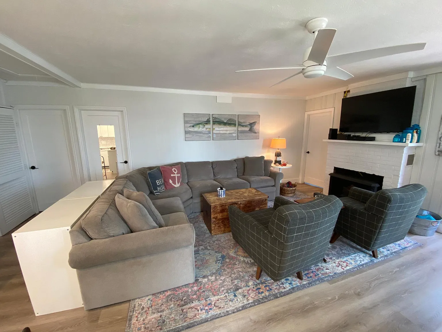 3 bed, 1104 sqft, $1,950 — Photo 2