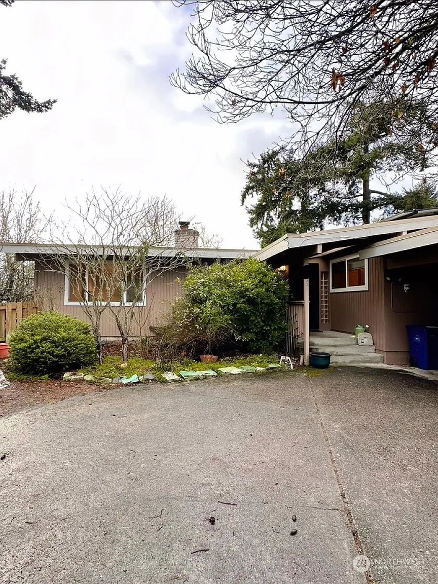 17931 Riviera Place SW photo 1