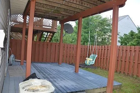 3 bed, 2.5 bath, 1860 sqft, $3,600 — Photo 4