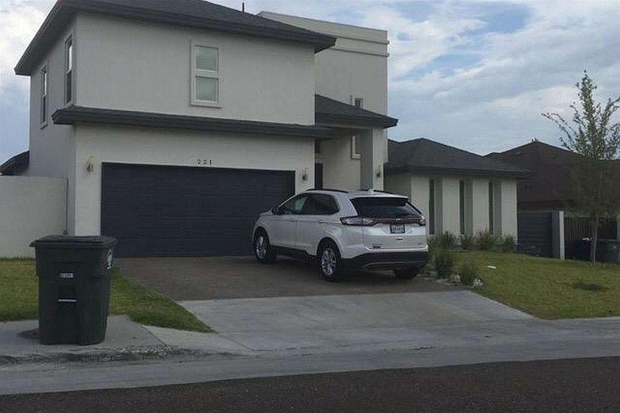 1st image of 221 Desert Palm Dr