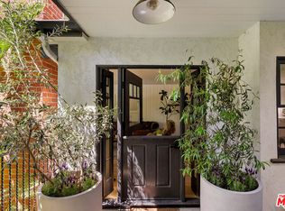 8421 Kirkwood Dr, Los Angeles, CA 90046