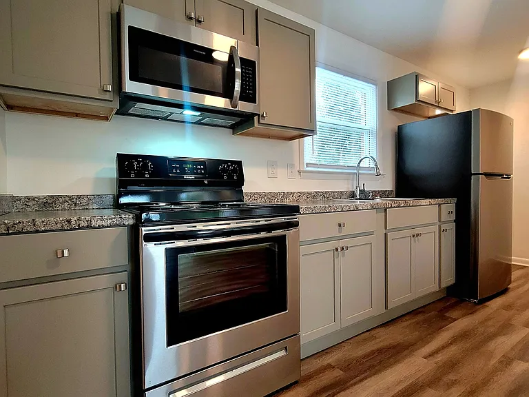1516 W Clara Dr #9 — Photo 8