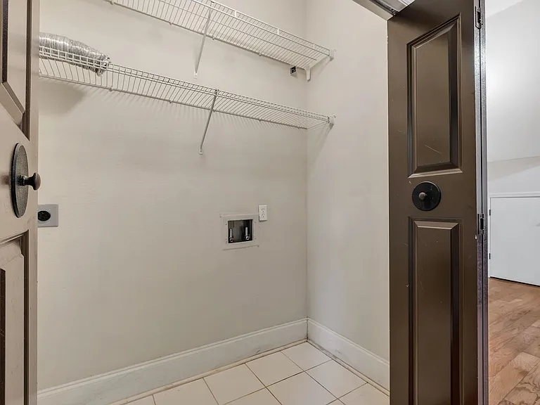382 E Bradford Rd — Photo 13