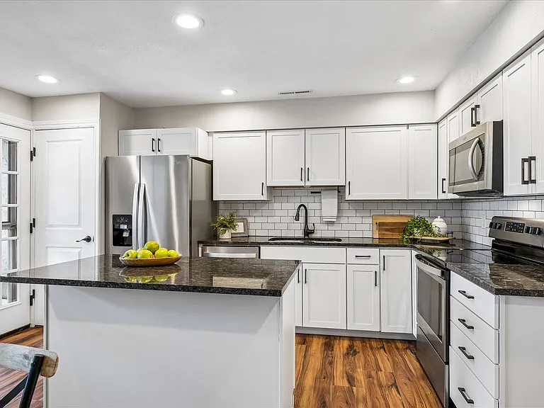 7110 S Gaylord St #L7 — Photo 3