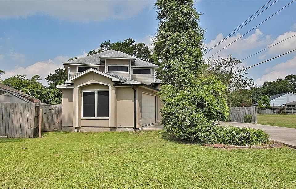 1st image of 446 Rivergrove Dr