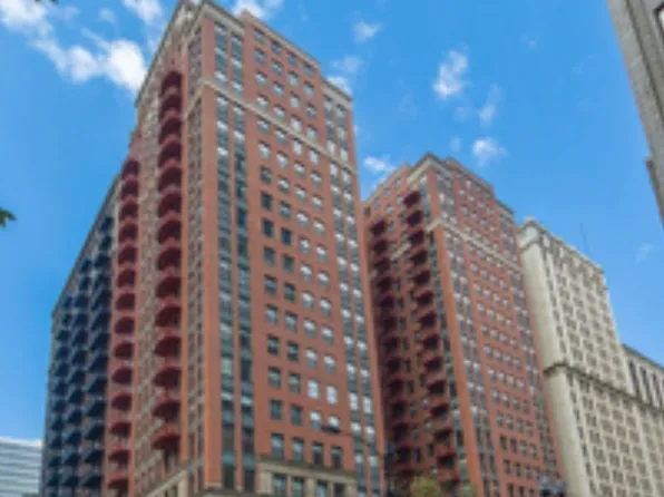 208 W Washington St APT 1603, Chicago, IL 60606