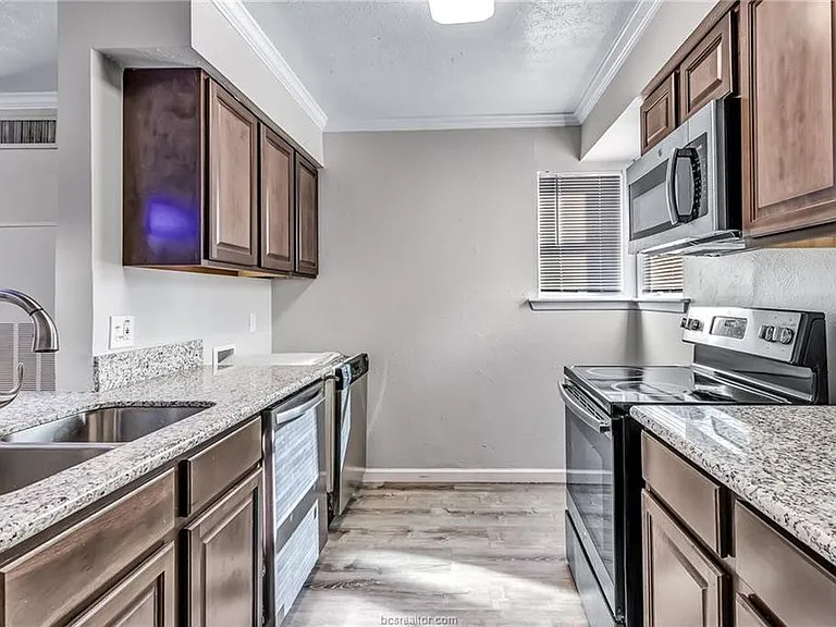 2410 Toro Ln #B — Photo 12