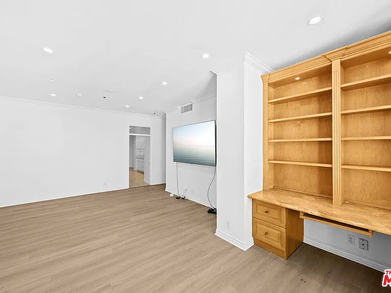 10724 Wilshire Blvd #Penthouse 1505 — Photo 28
