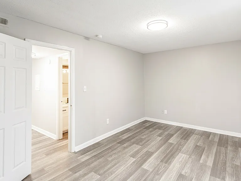 Raintree Village Apartments — Photo 10