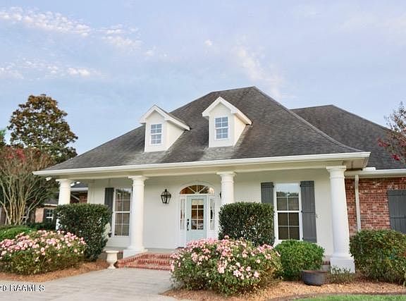 4th image of 8915 Oak Creek Ln