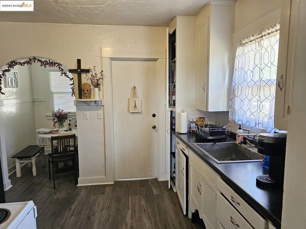 5225 American Ave, Modesto, CA 95356
