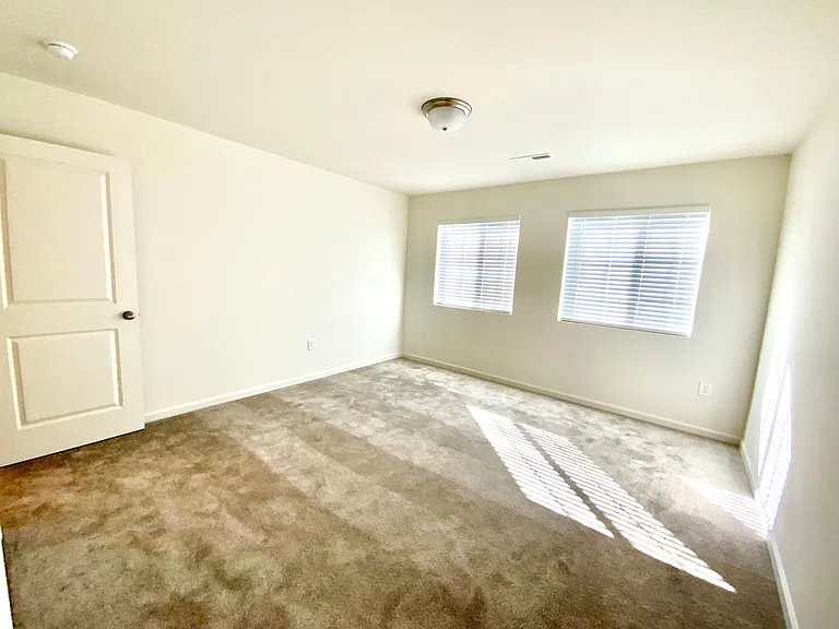 3912 Bissett Way — Photo 29