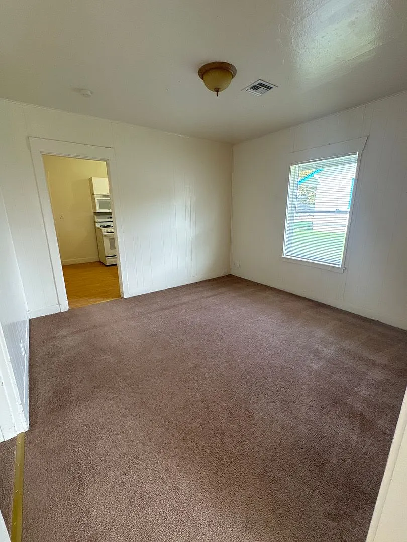 Cozy College Place Home — Photo 3