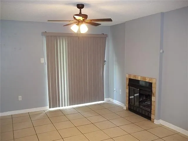 2 bed, 2.0 bath, 825 sqft, $1,200 — Photo 3
