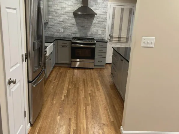 9238 Kristin Ln, Fairfax, VA 22032