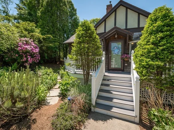 20-20 Edgemoor Rd #R, Gloucester, MA 01930